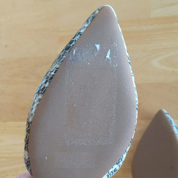 Enzo Angiolini Leather Pointy Toe Snake Flats with Ankle Strap - Picture 4 of 16